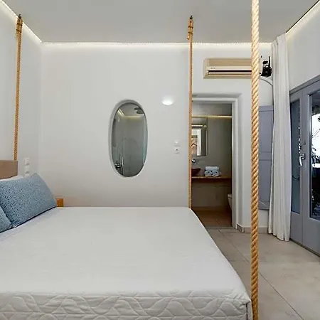 Thira * Fira (Santorini)