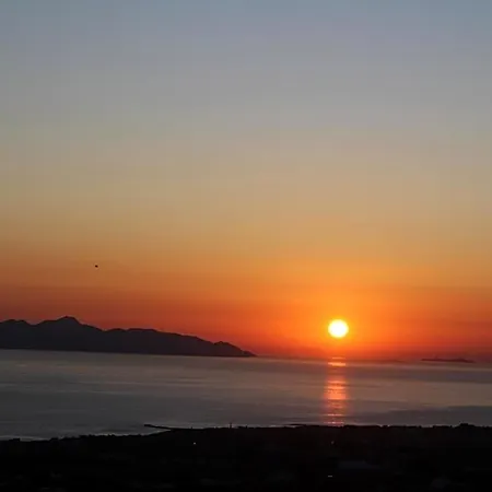 Hotell Thira *